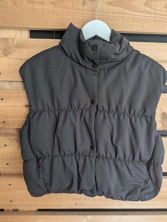 Uniqlo Jackets & Blazers - Uniqlo Dark Gray Quilted Puffer Vest